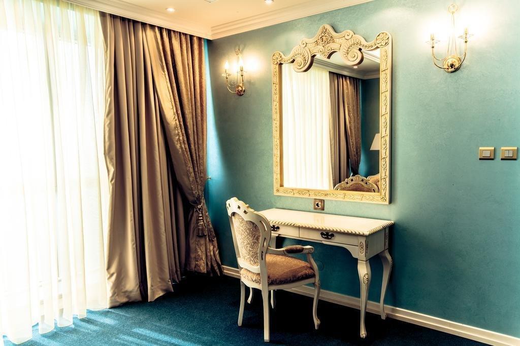 Caspian Riviera Grand Palace Hotel Актау Екстер'єр фото A dressing table