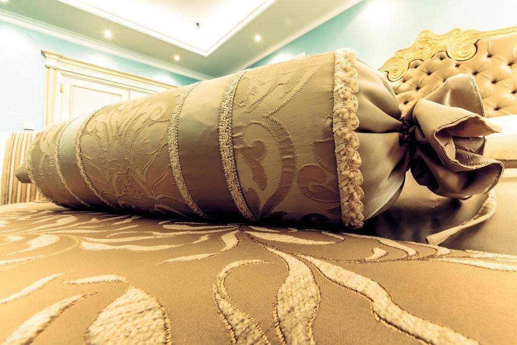 Caspian Riviera Grand Palace Hotel Актау Екстер'єр фото A rolled carpet