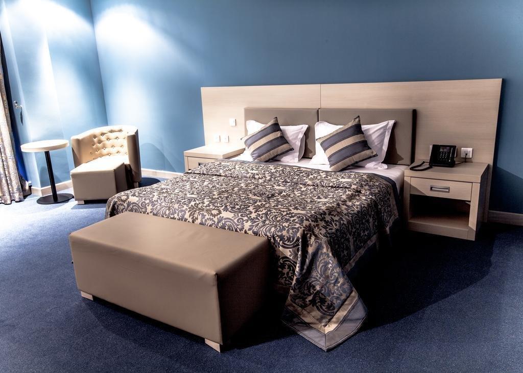 Caspian Riviera Grand Palace Hotel Актау Екстер'єр фото A bedroom