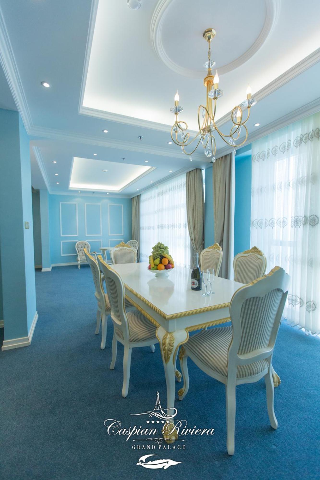 Caspian Riviera Grand Palace Hotel Актау Екстер'єр фото A suite at the hotel