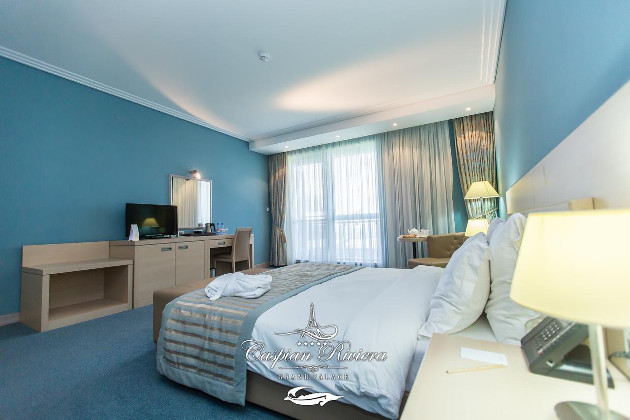 Caspian Riviera Grand Palace Hotel Актау Екстер'єр фото A room at the hotel