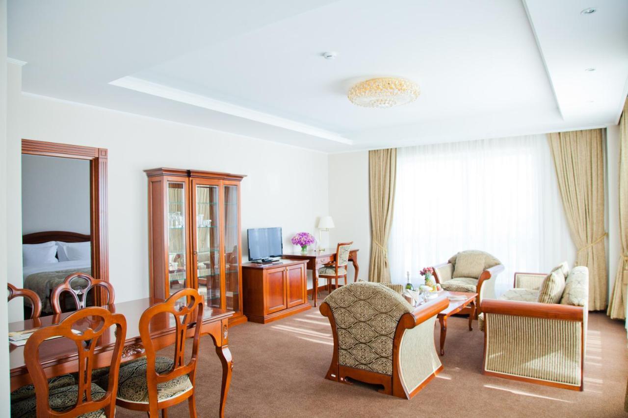 Caspian Riviera Grand Palace Hotel Актау Екстер'єр фото Suite